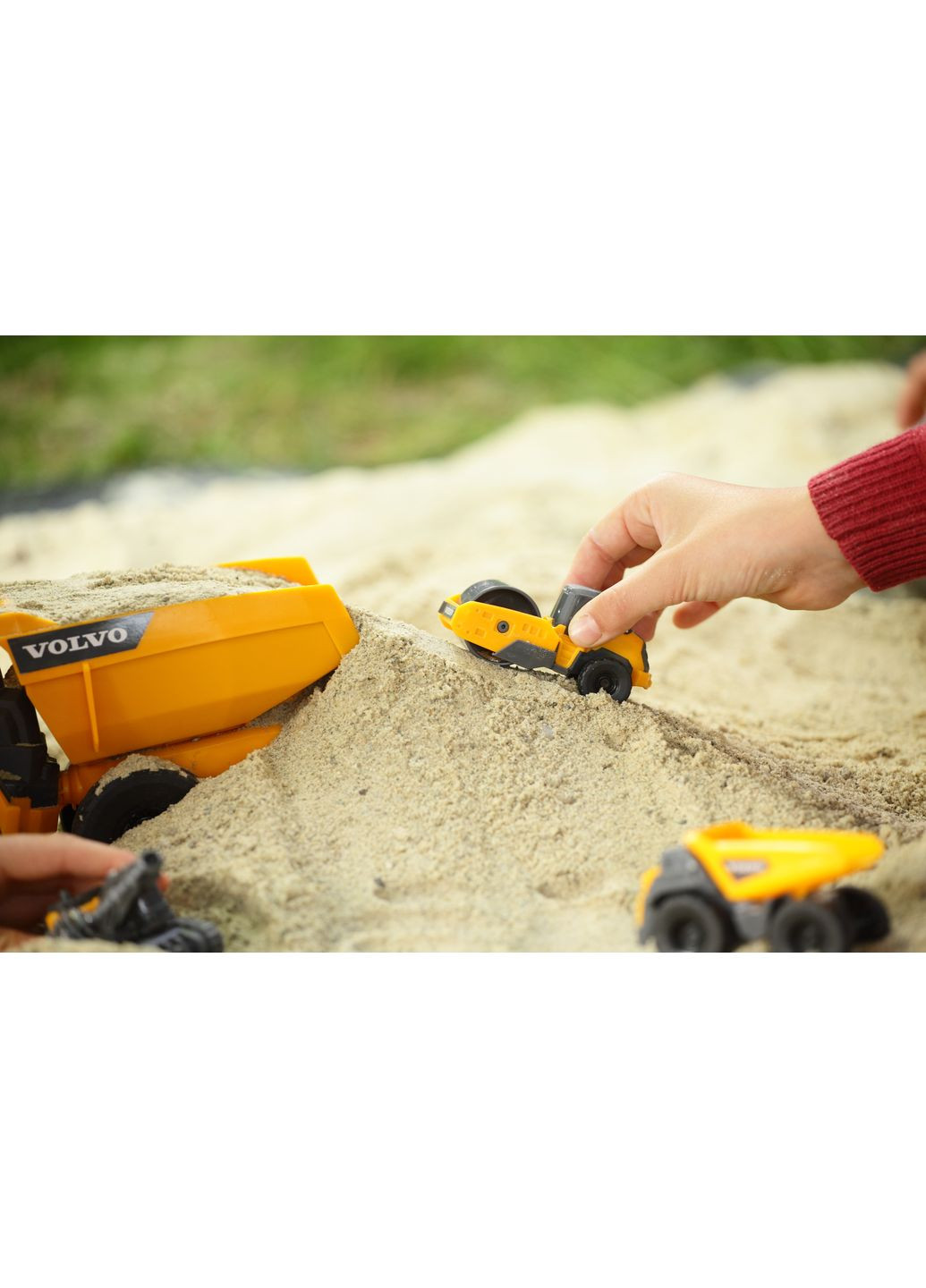 Ігровий набір Вольво Мікроробітники, 5 машин () Dickie toys 3722008 (361658914)