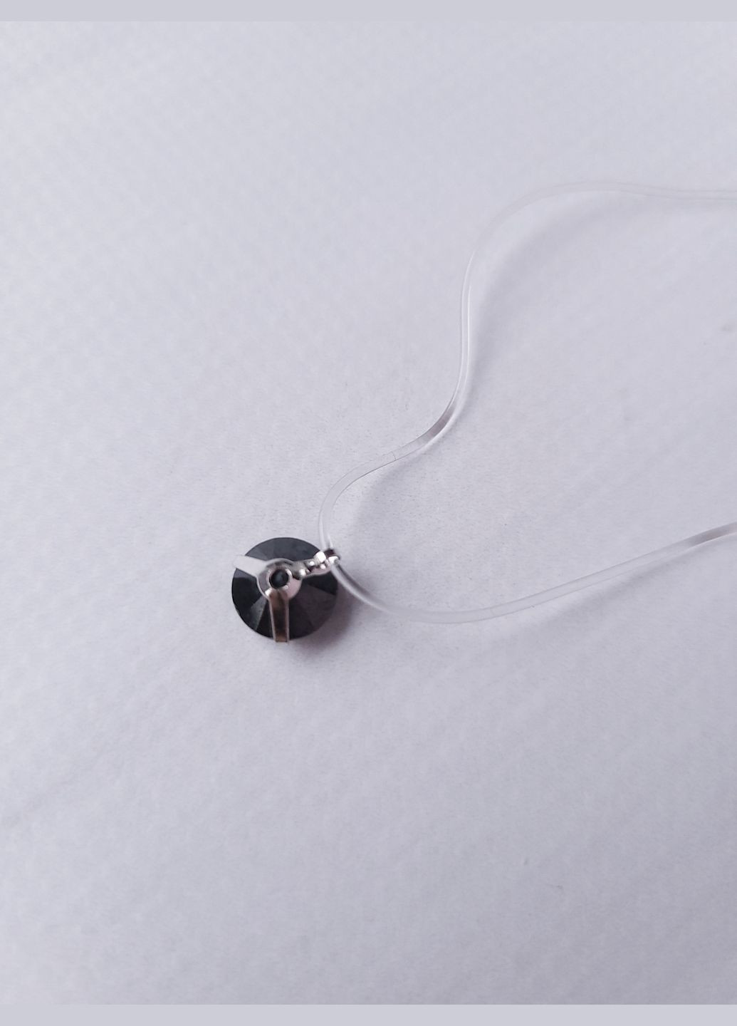 Кулон черный камушек на леске-резинке с тройным креплением No Brand (296809044)