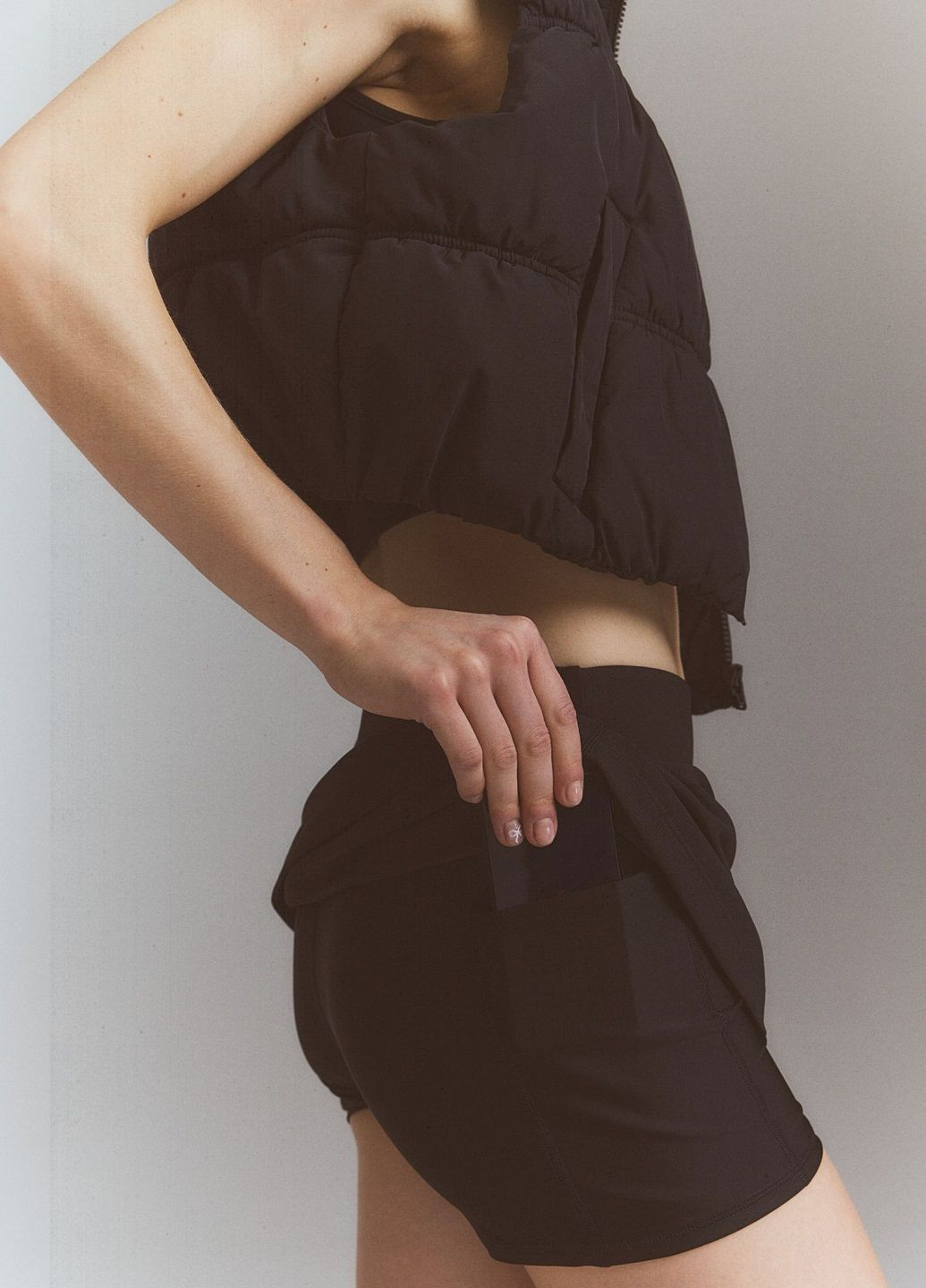Черная спортивная однотонная юбка H&M