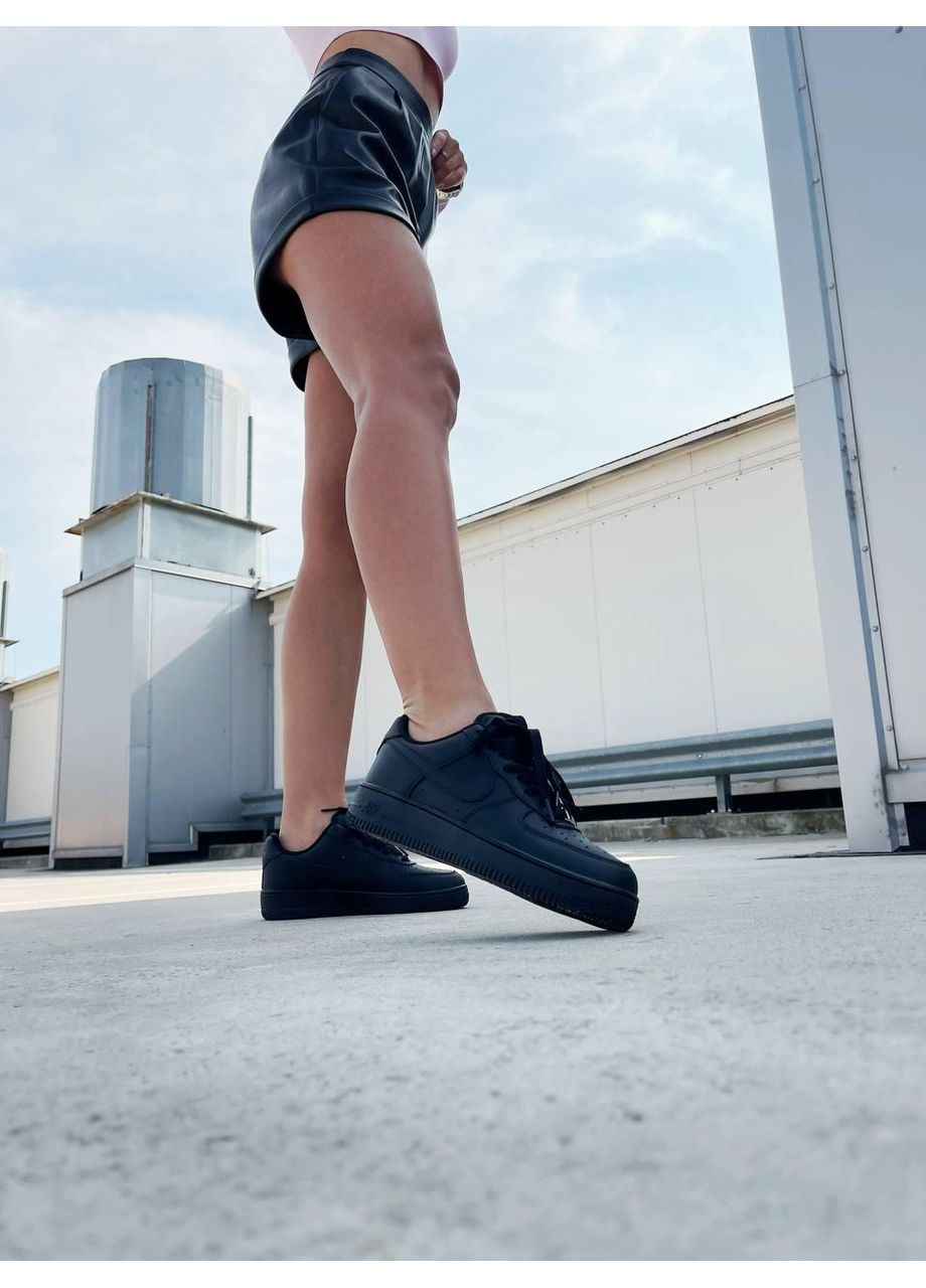 Черные демисезонные кроссовки мужские nike air force 1 classic black найк аир форс 1 премиум No Brand