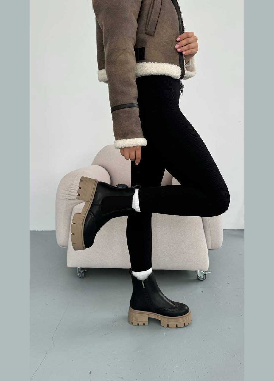 Зимние женские ботинки зимние на массивной черной подошве с бежевой подошвой (1852) No Brand