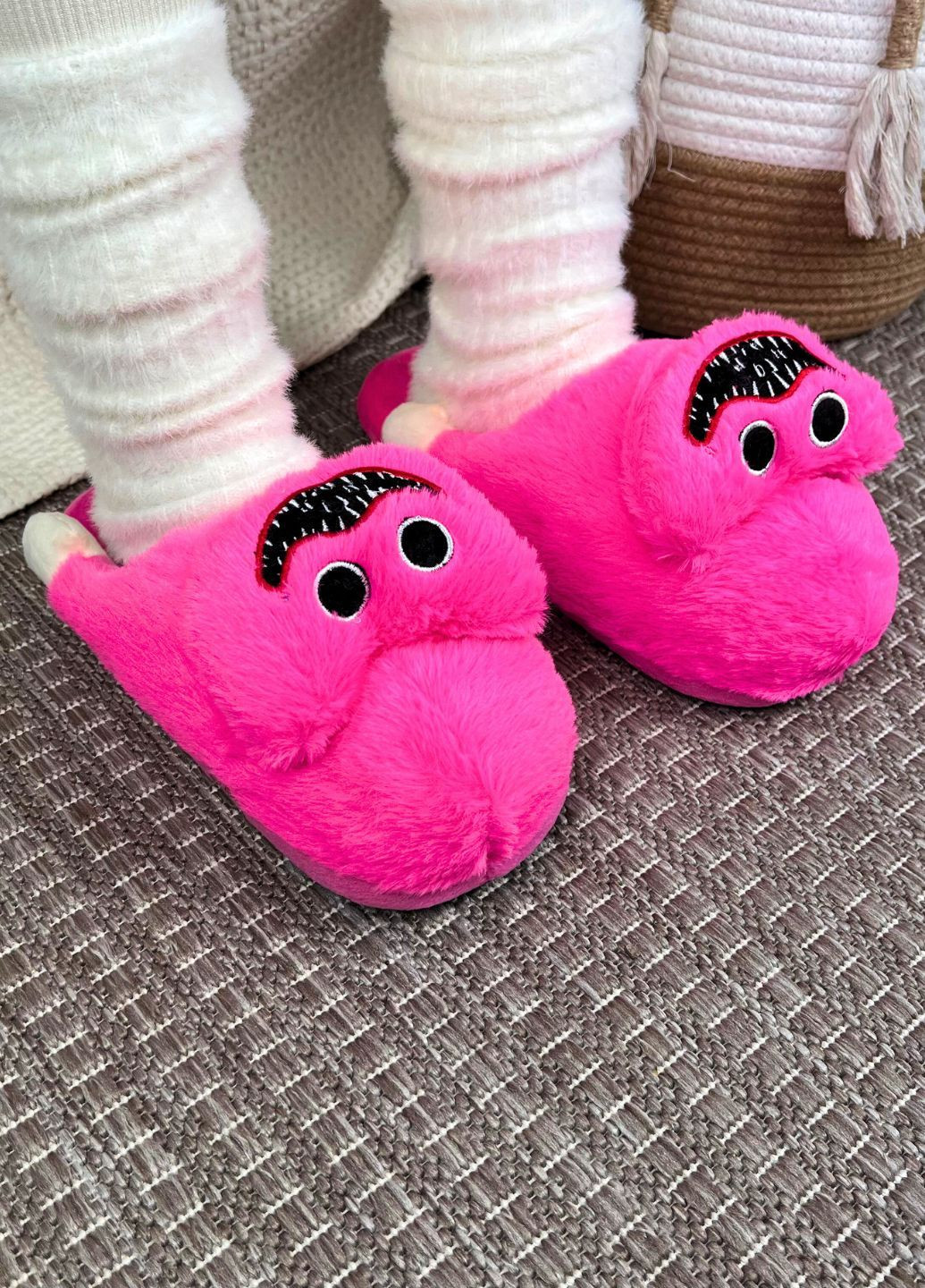Розовые детские тапочки игрушки хагги вагги с нескользящей подошвой розовые My Kigu