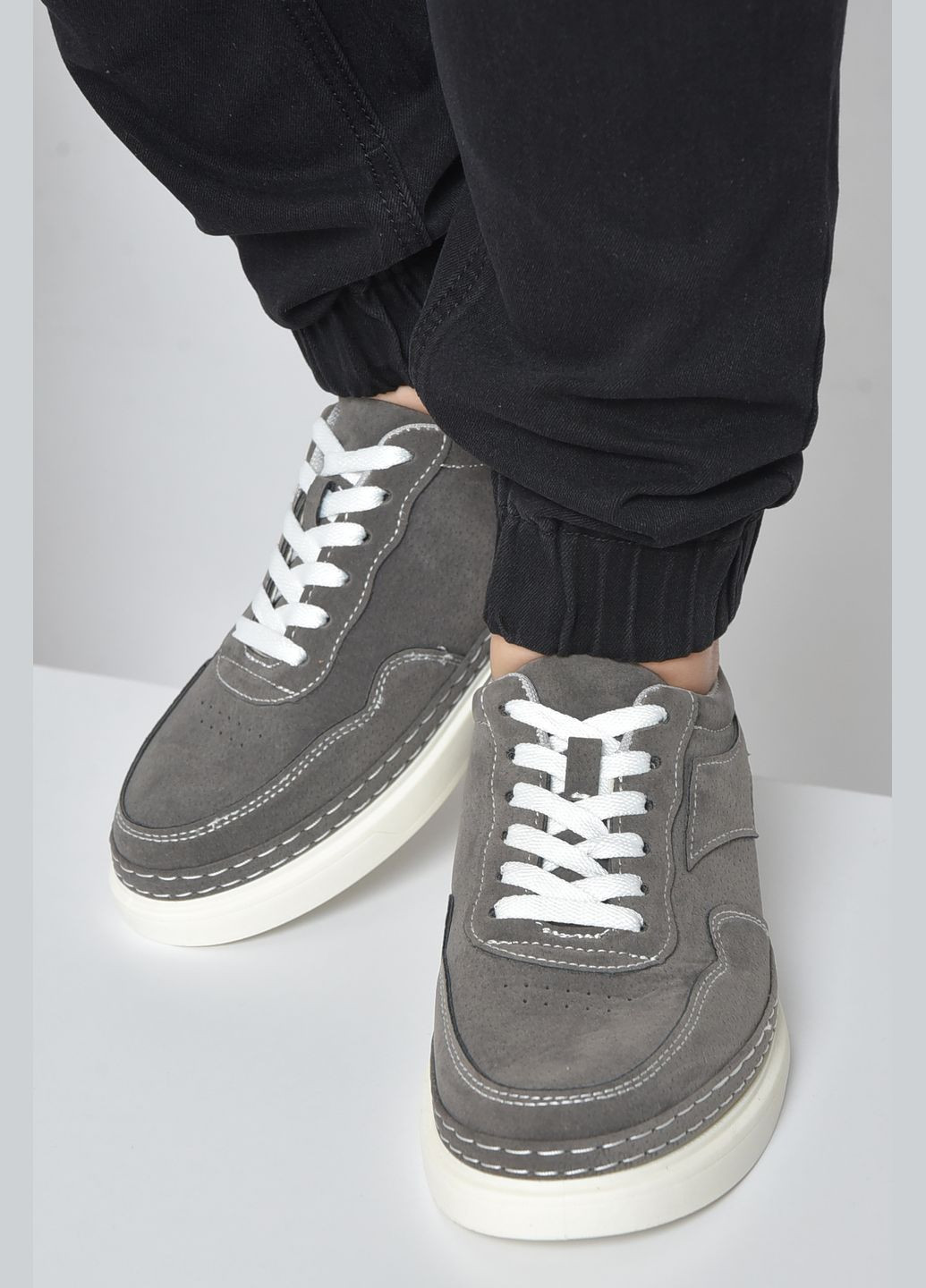 Сірі Осінні кросівки чоловічі сірого кольору на шнурівці Let's Shop