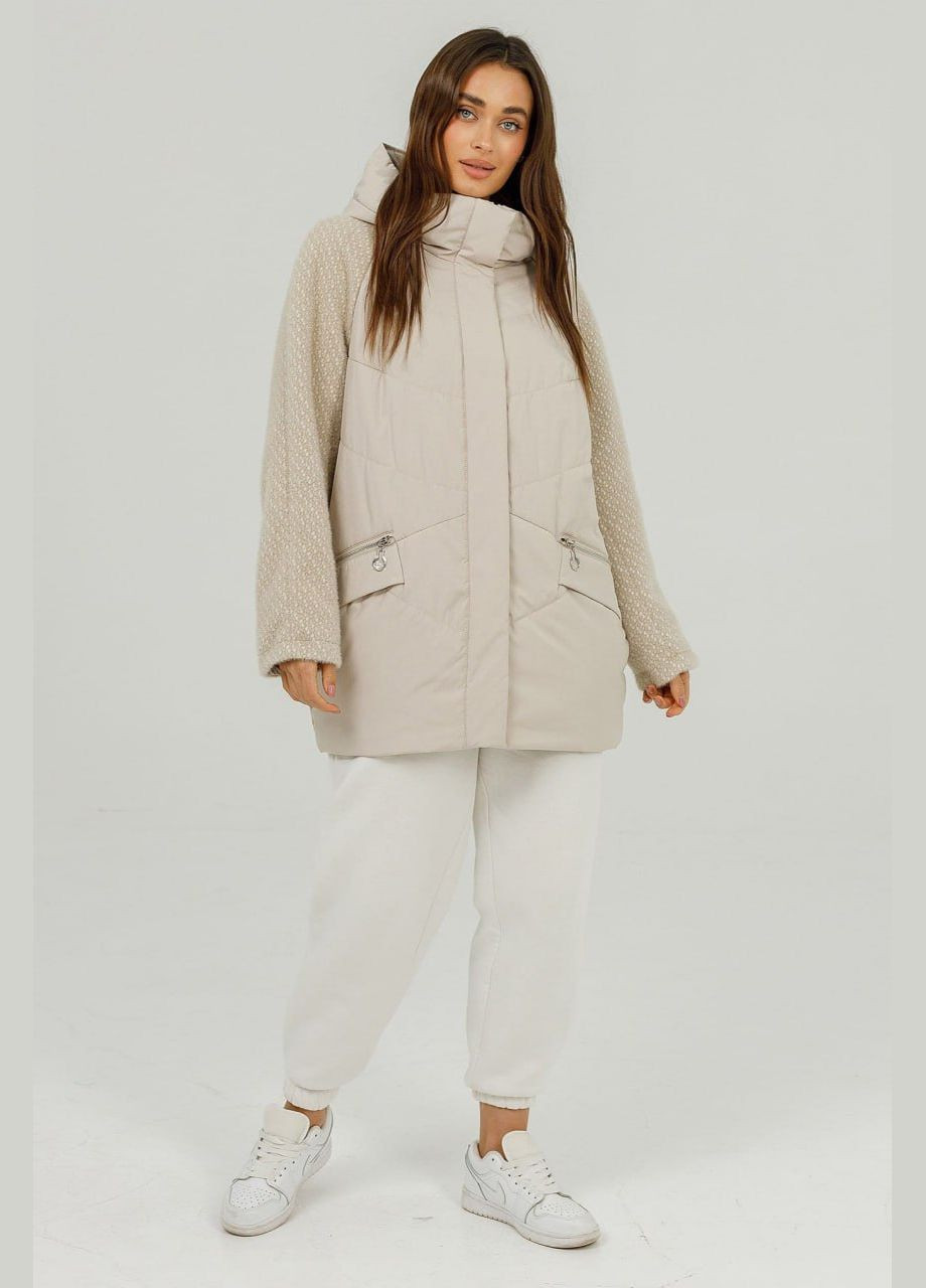 Молочная зимняя куртка с рукавами под ангору Lora