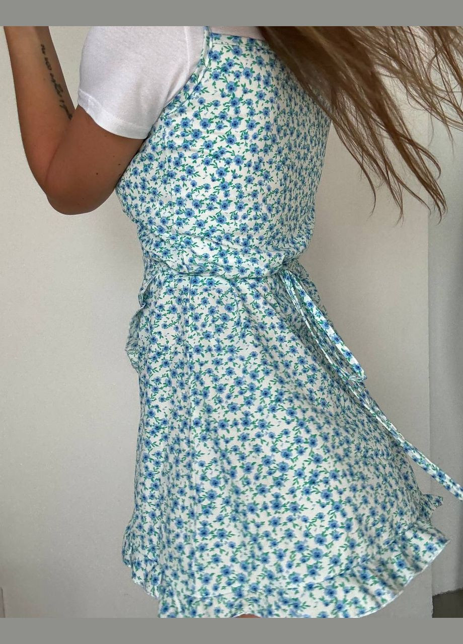 Білий ніжний костюм 2-ка (сукня на запах+білий топ) в одному розмірі 42-46, повсякденний легкий костюм двійка No Brand з квітковим принтом