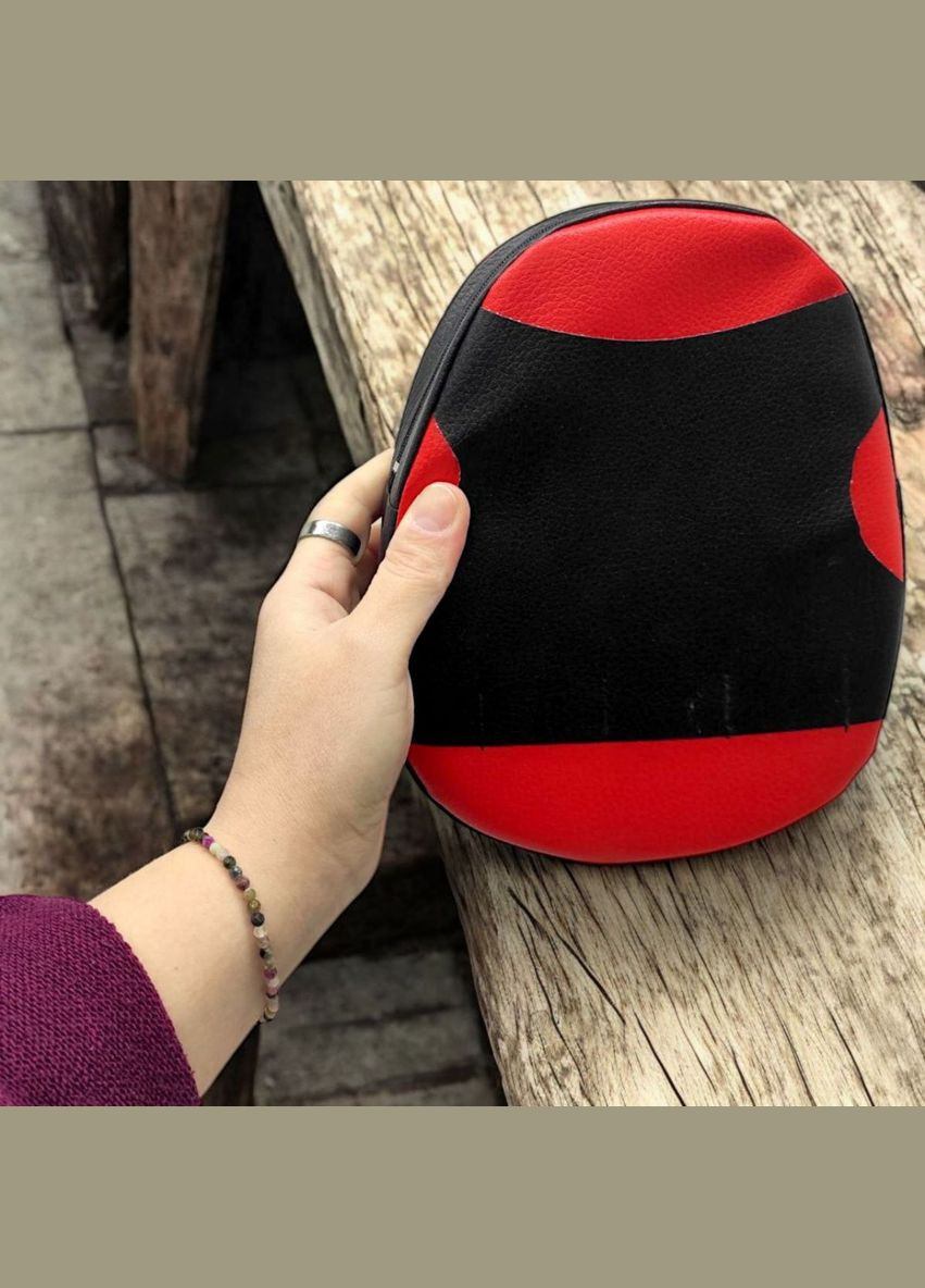 Боксерський набір детский - рукавички та лапа (червоно-чорний) Strateg (329188226)