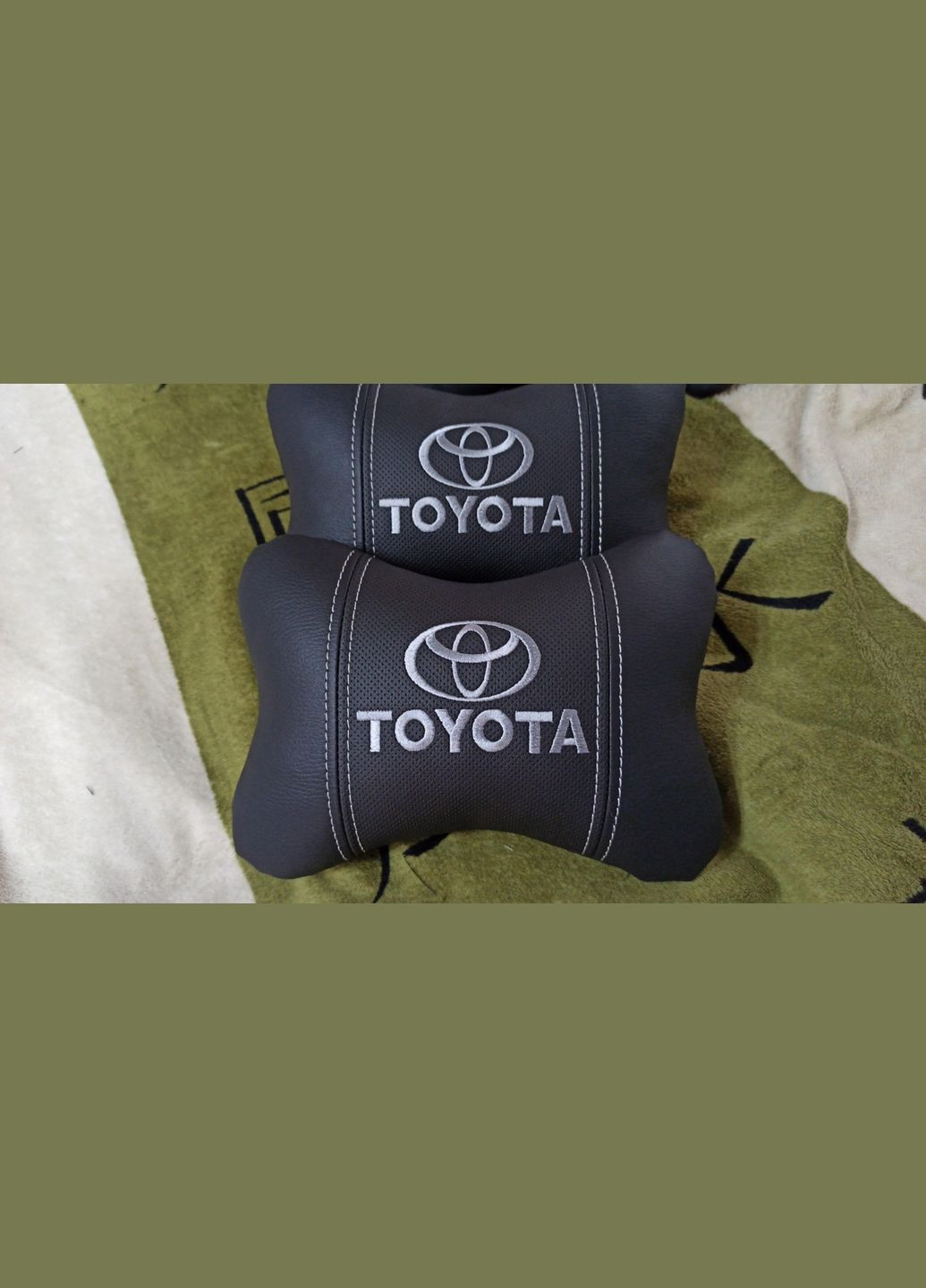 Автомобільна подушка на підголовник 080 Toyota (340489812)