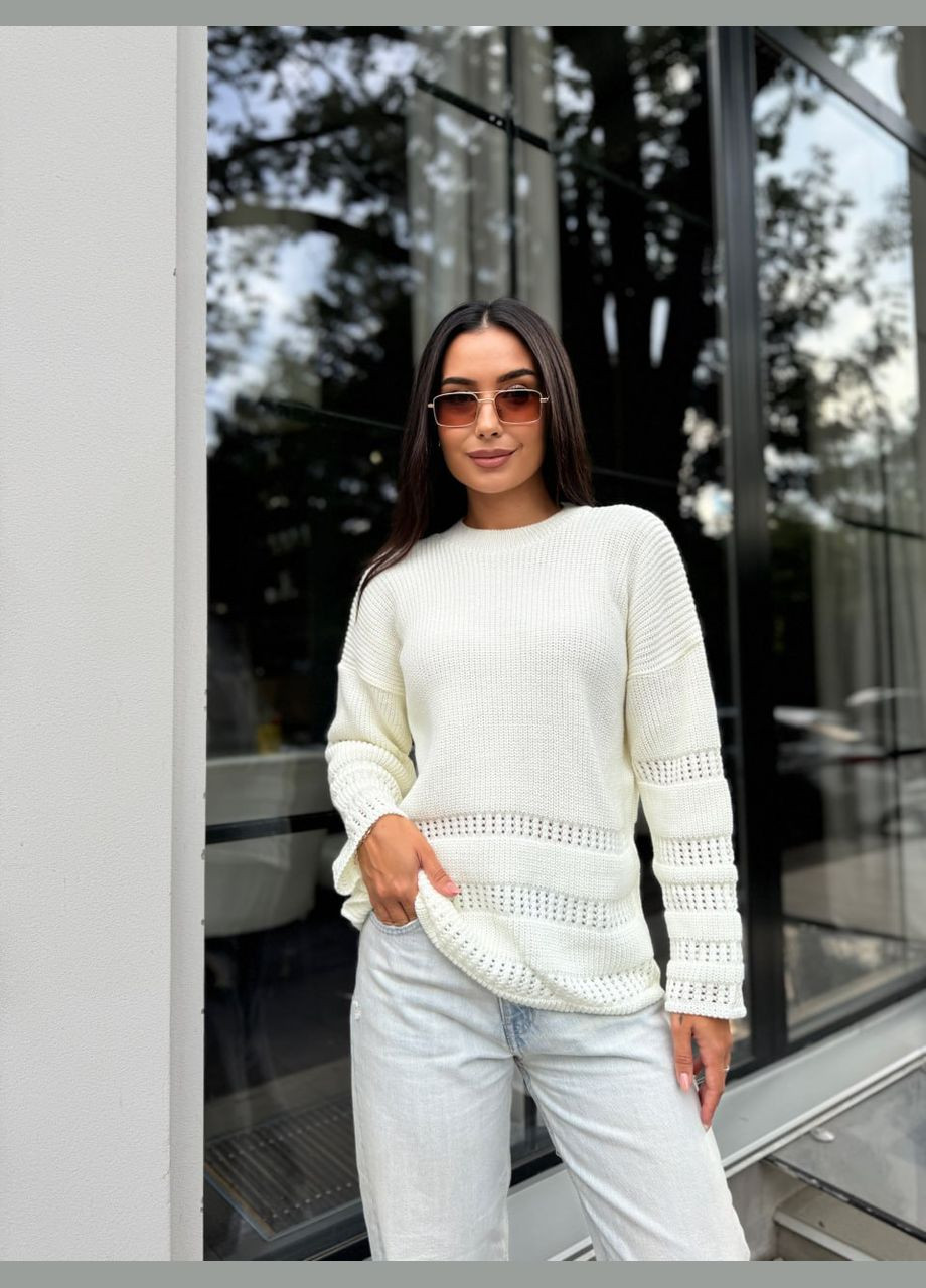 Молочный демисезонный женский базовый свитер молочного цвета 30182 No Brand