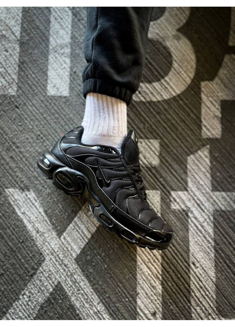 Білі Осінні кросівки чоловічі nike air max plus triple black 604133-050 найк аір макс тн No Brand