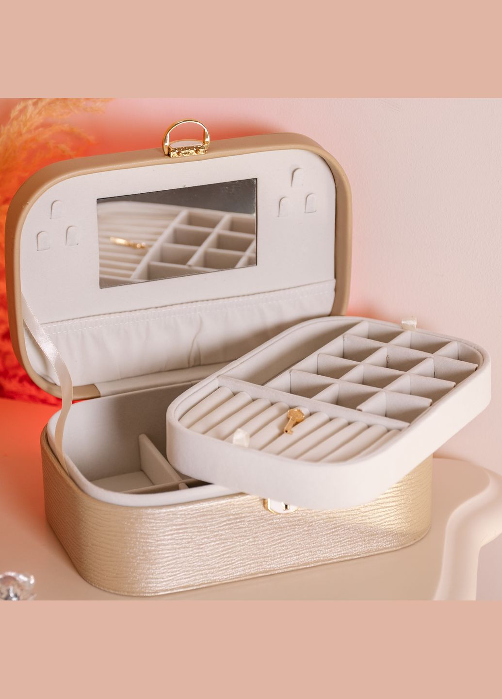 Ящик-органайзер для украшений с замком 26х18х9,5 см, бежевый Yiwu (324069761)