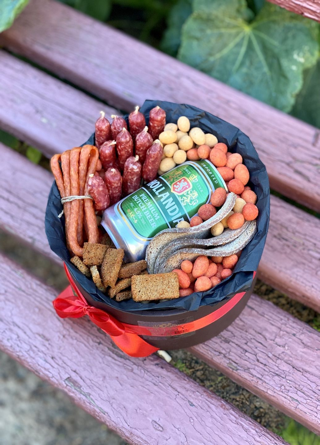 Брутальний подарунковий бокс для чоловіка: м'ясні делікатеси, сухарики, горішки, снеки Ohmybuket (343051921)