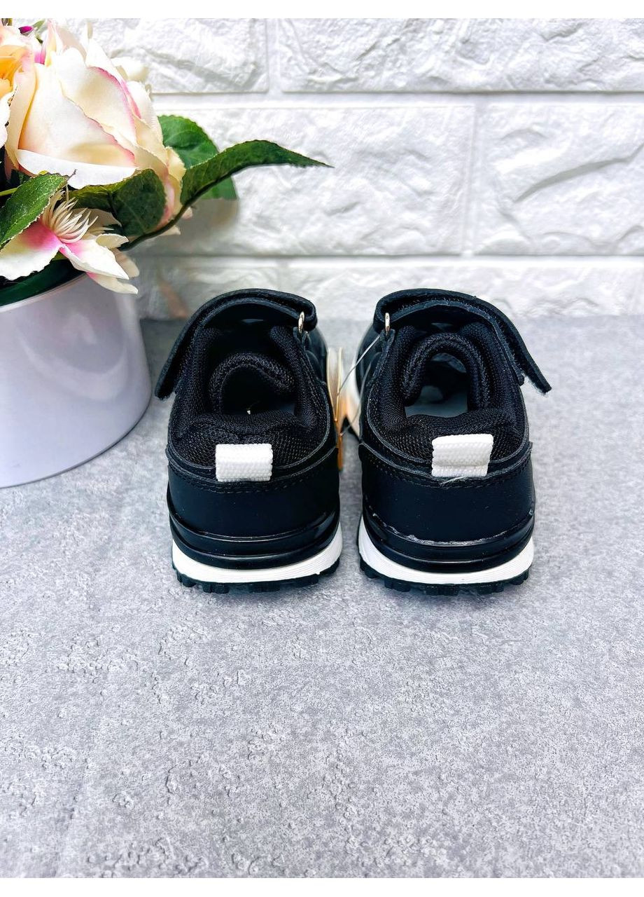 Черные хорошенькие кроссовки для самых маленьких Clibee