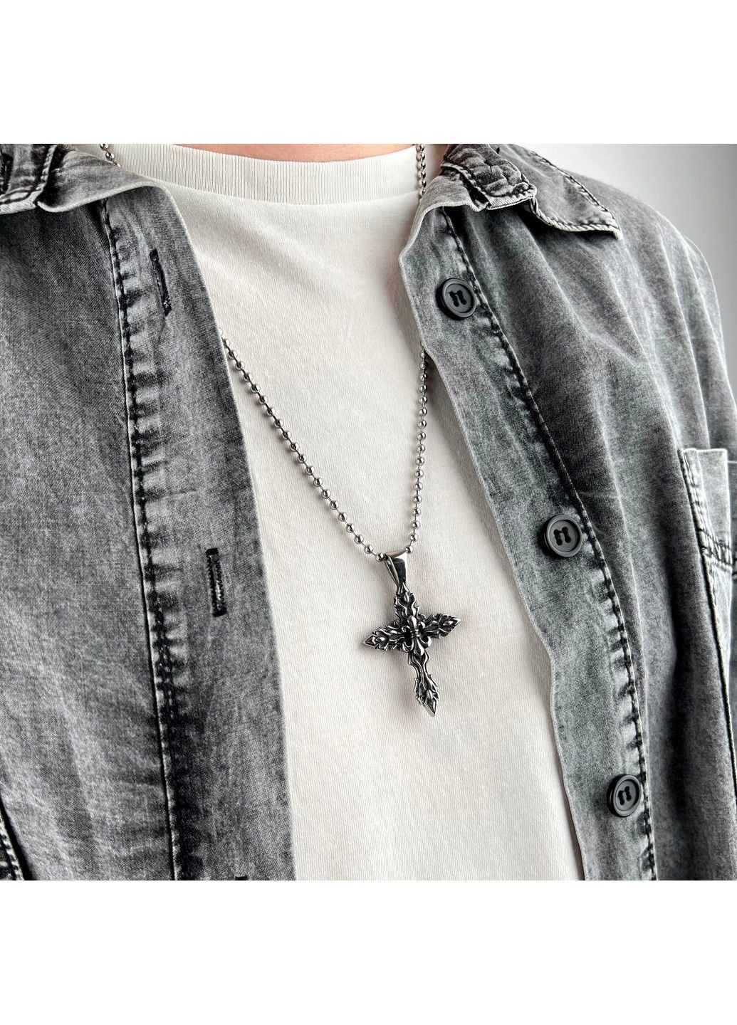 Крестик в готическом стиле с красным камнем из медицинской стали PSC-009 No Brand (299340038)