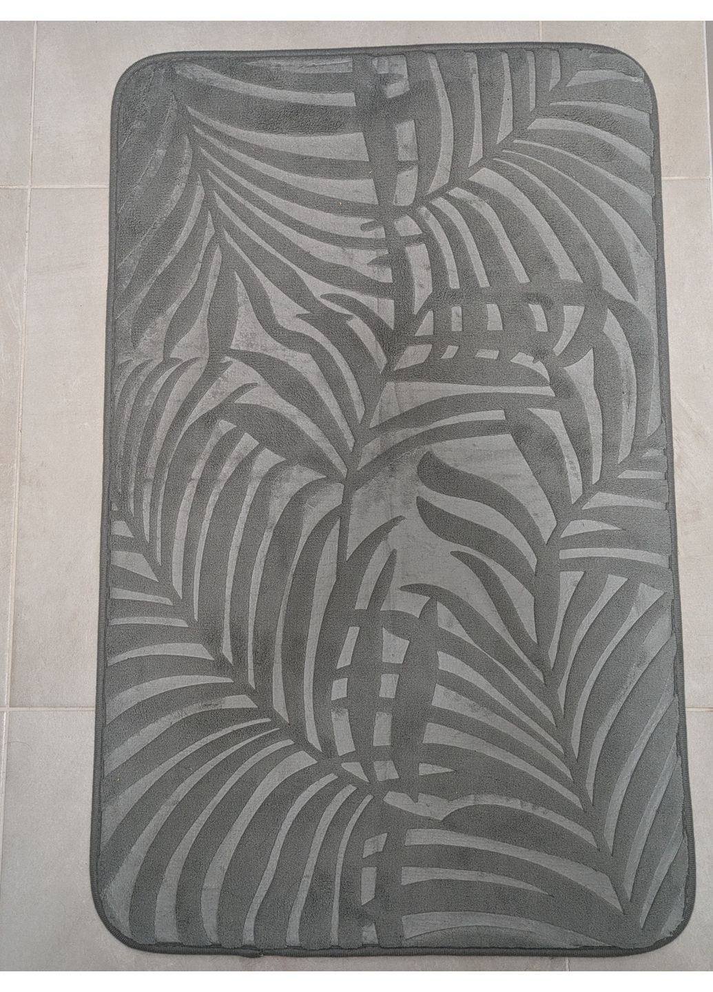 Килимок ванний 50х80см сірий "Листя" No Brand (360900796)