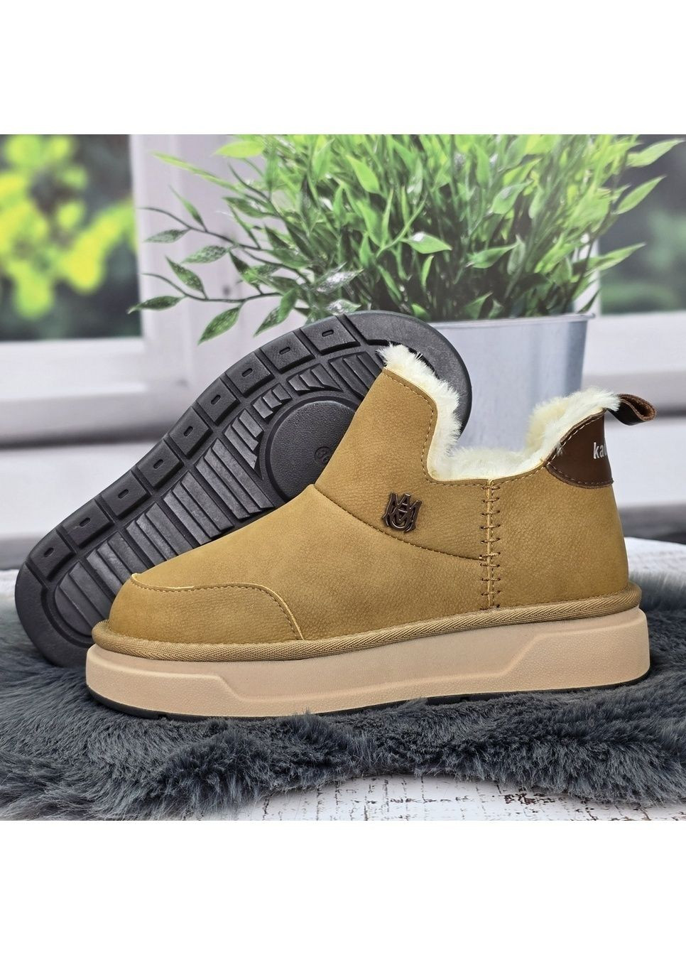 Зимние женские зимние ботинки-угги бежевые с нубука на меху. KDSL из натурального нубука