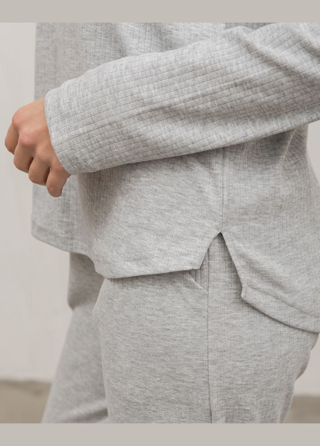 Сіра всесезон піжама жіноча кофта зі штанами в рубчик сіра розмір s, m, l, xl кофта + брюки Nicoletta Піжама