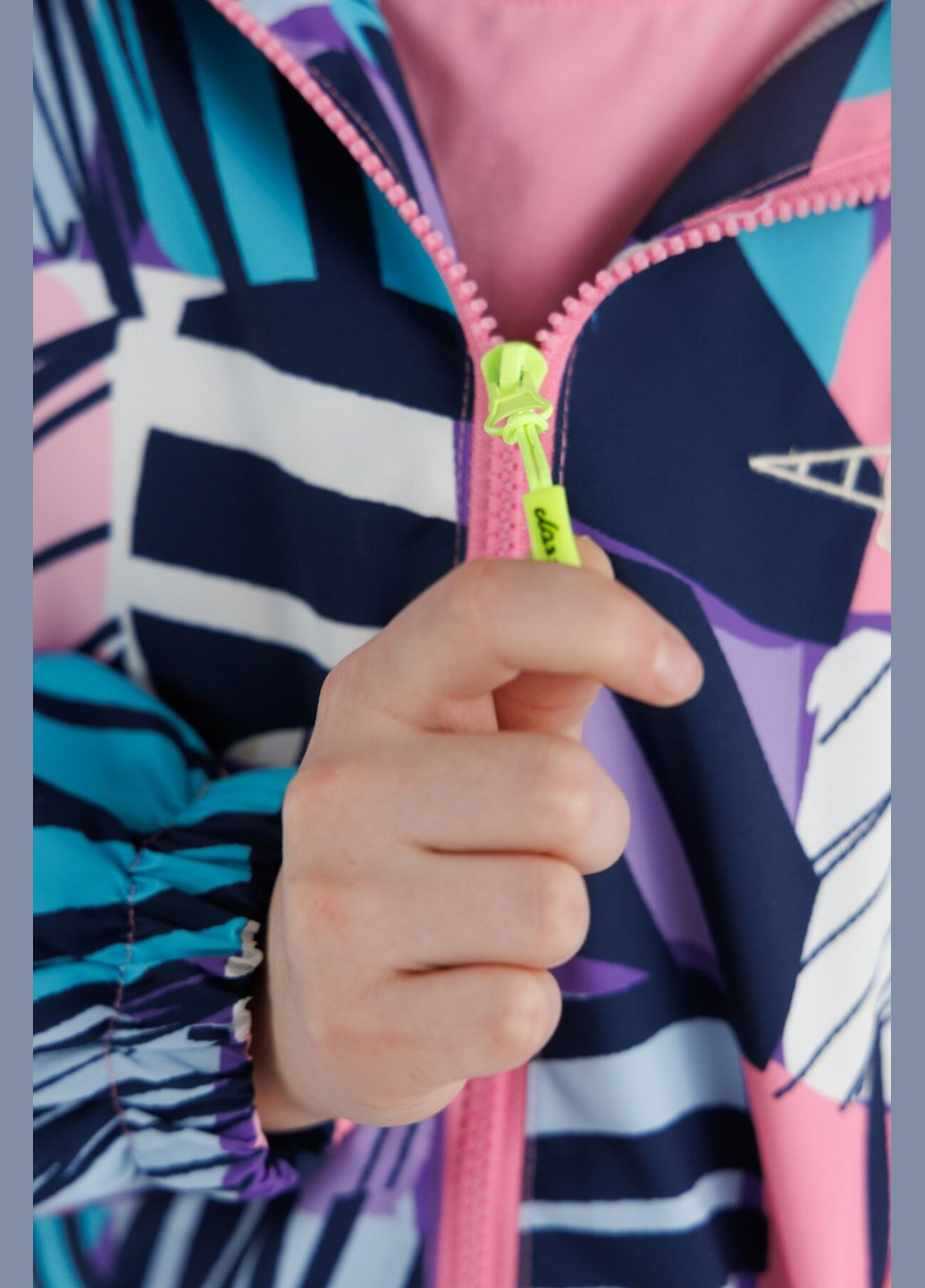 Сиреневая демисезонная ветровка No Brand