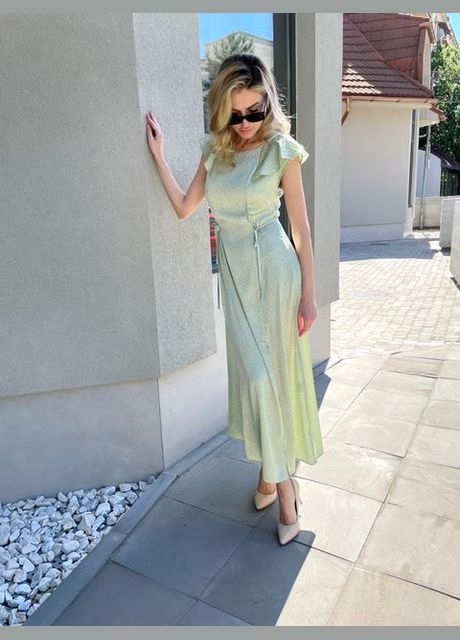 Салатова сукня Парада