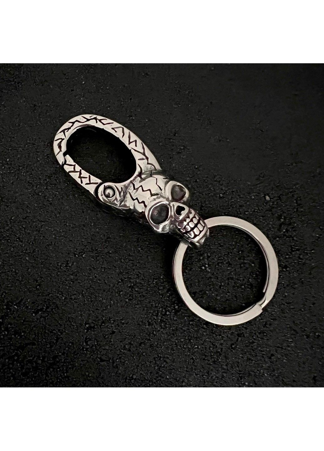 Готичний брелок з черепом для ключів з нержавіючої медичної сталі KC-016 No Brand (299008430)