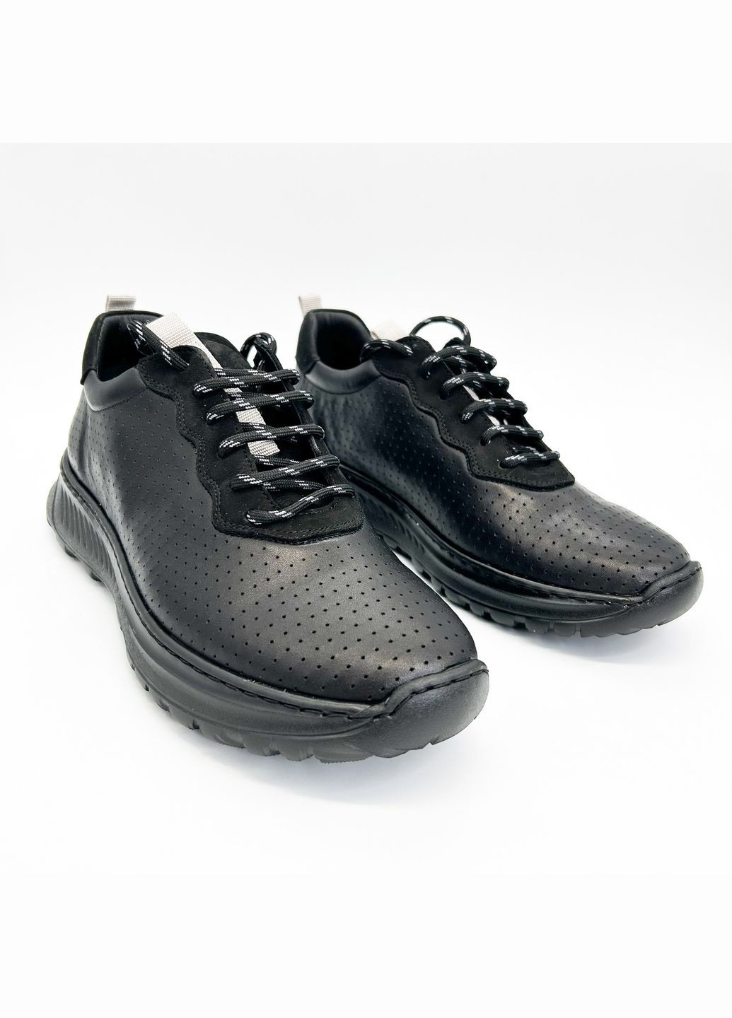 Чорні всесезон кросівки (р) шкіра 0-2-2-8459 Stepter