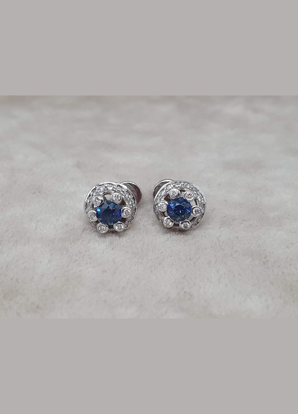 Золоті сережки-пуссети з діамантами і сапфірами. 1СС21172 Iris (333828970)