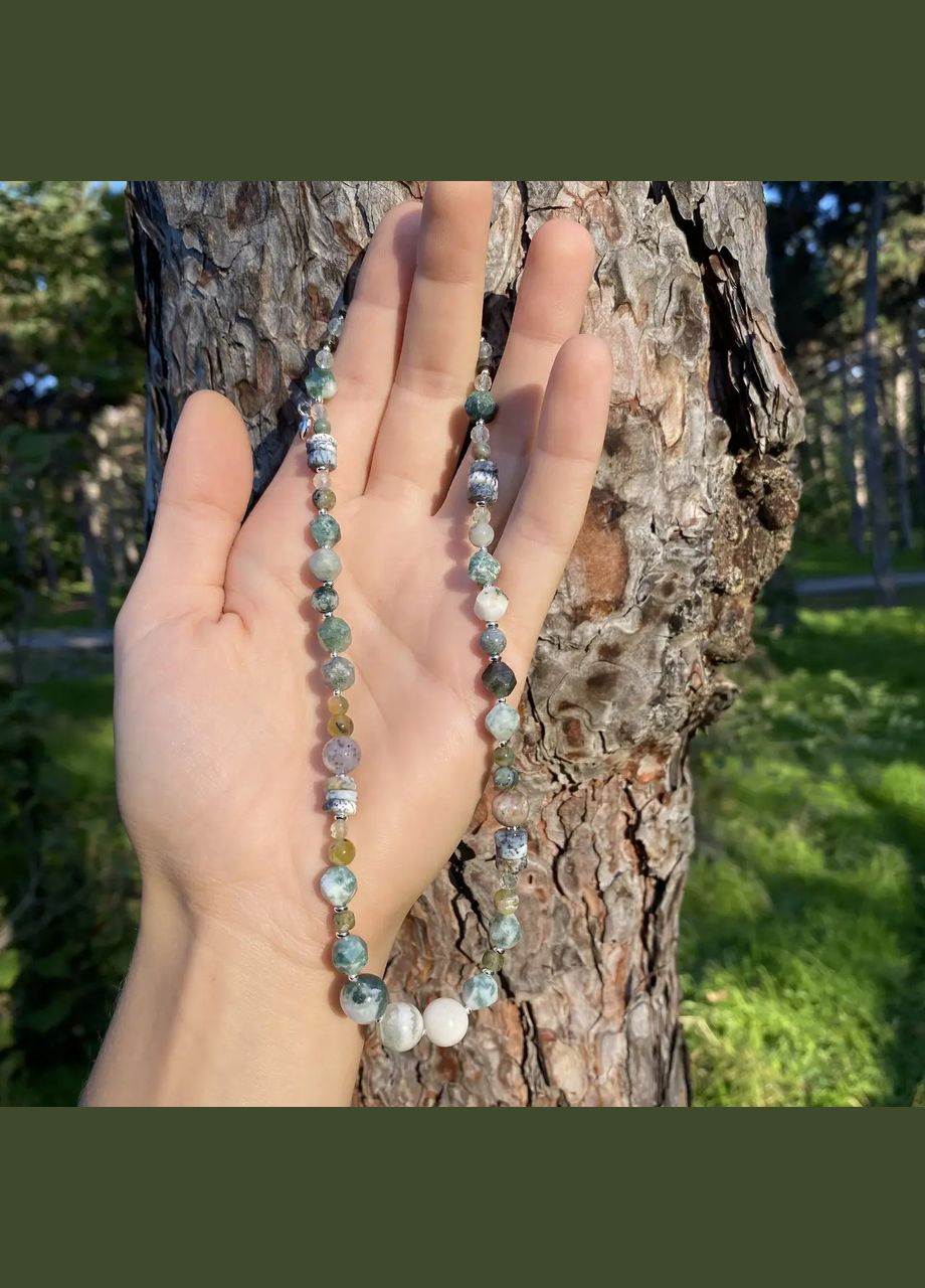 Чокер натуральный Моховый Агат, Пренит, Опал дендрит фур-ра гип-ный сплав цвет серебро d-10-4мм+- L-41-46см No Brand яшма, агат, опал латунь серебро (316091288)