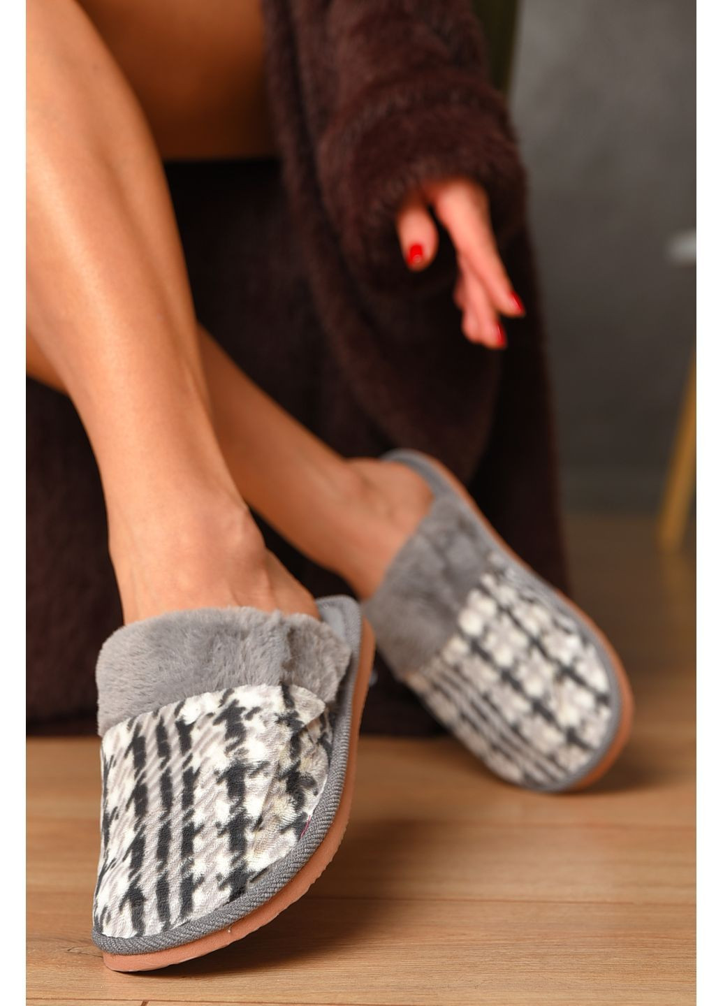 Капці домашні жіночі сірого кольору Let's Shop (368540561)
