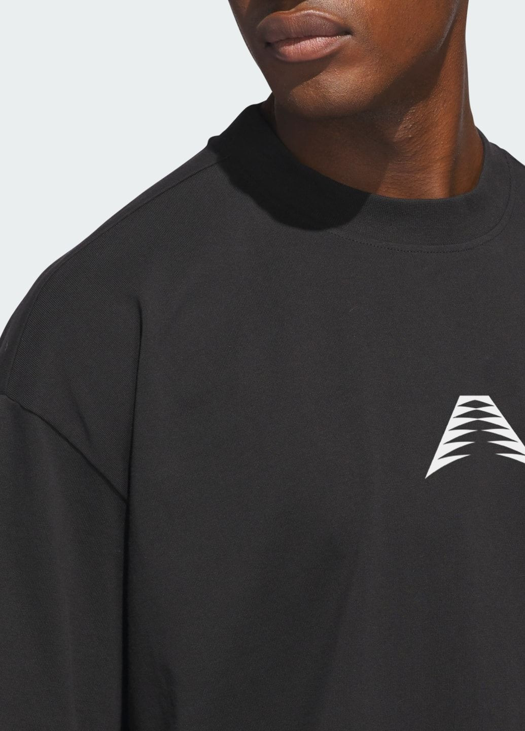 Черная футболка ae foundation adidas