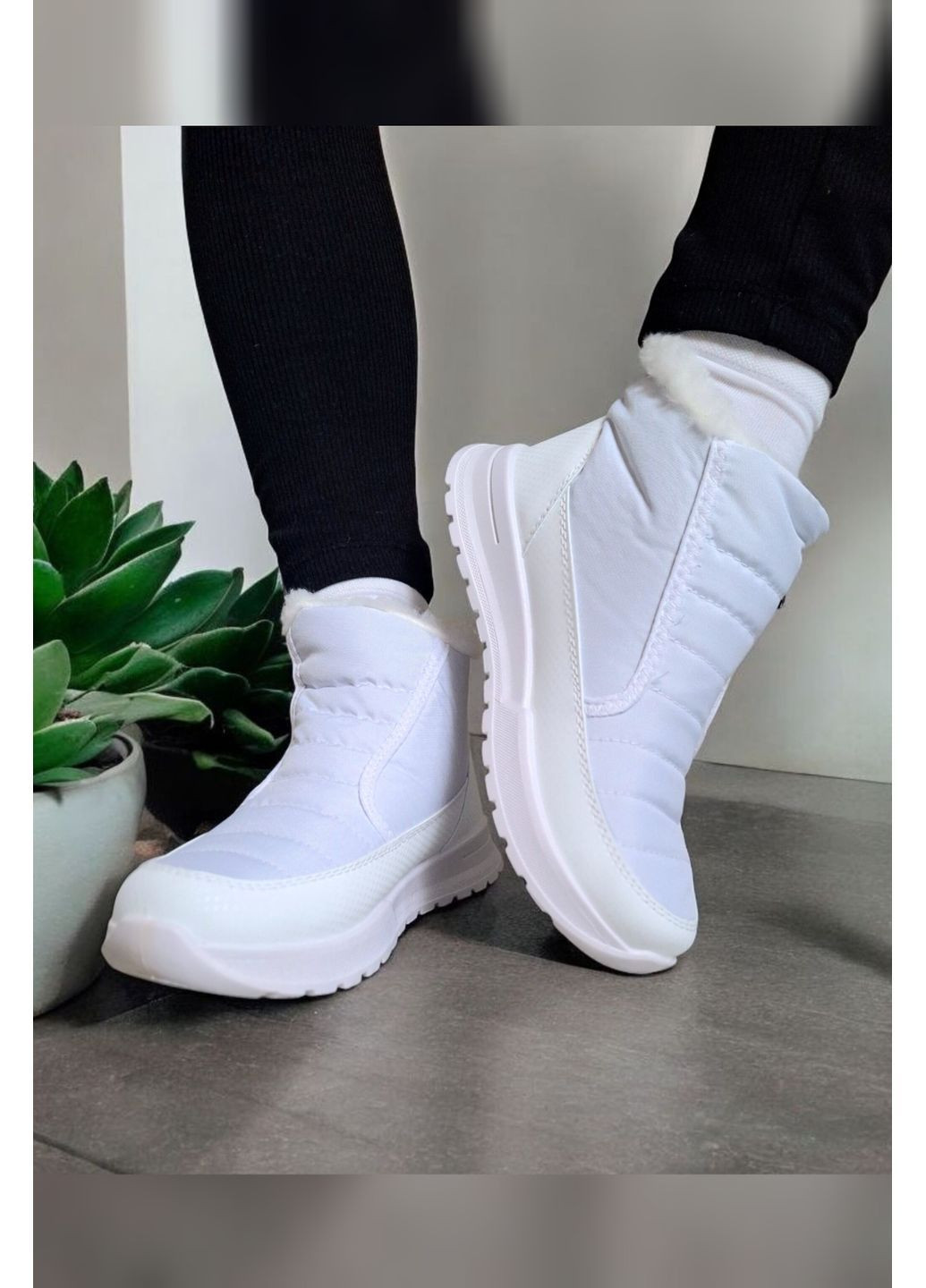 Жіночі зимові короткі білі дутики на хутрі теплі з блискавкою Viki Дутики (366422168)