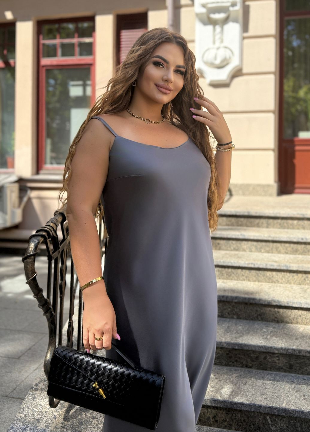 Графитовое праздничный, коктейльное, вечернее платье-комбинация макси из атласа с открытой спиной платье-комбинация, с открытыми плечами, с открытой спиной No Brand однотонное