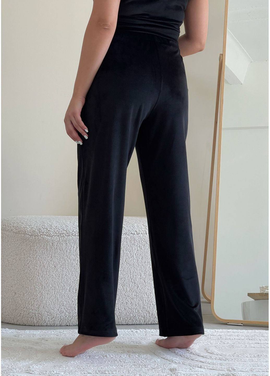 Чорна всесезон велюрова піжама з широкими штанами та футболкою футболка + штани Merlini Катто