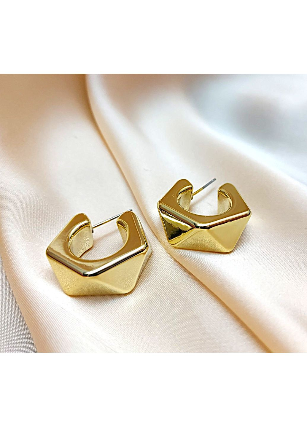 Сережки кільця дуті ребристі біжутерія на кожен день No Brand (349812732)