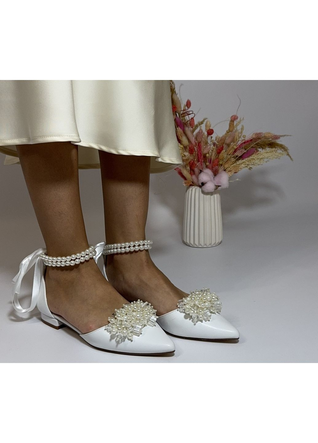 Женские женские балетки свадебные кожаные с ремешком жемчугом и брошью жемчуг цветок (снимается) - б-0003-7 | белые однотонные брошь искусственная кожа (356117133)