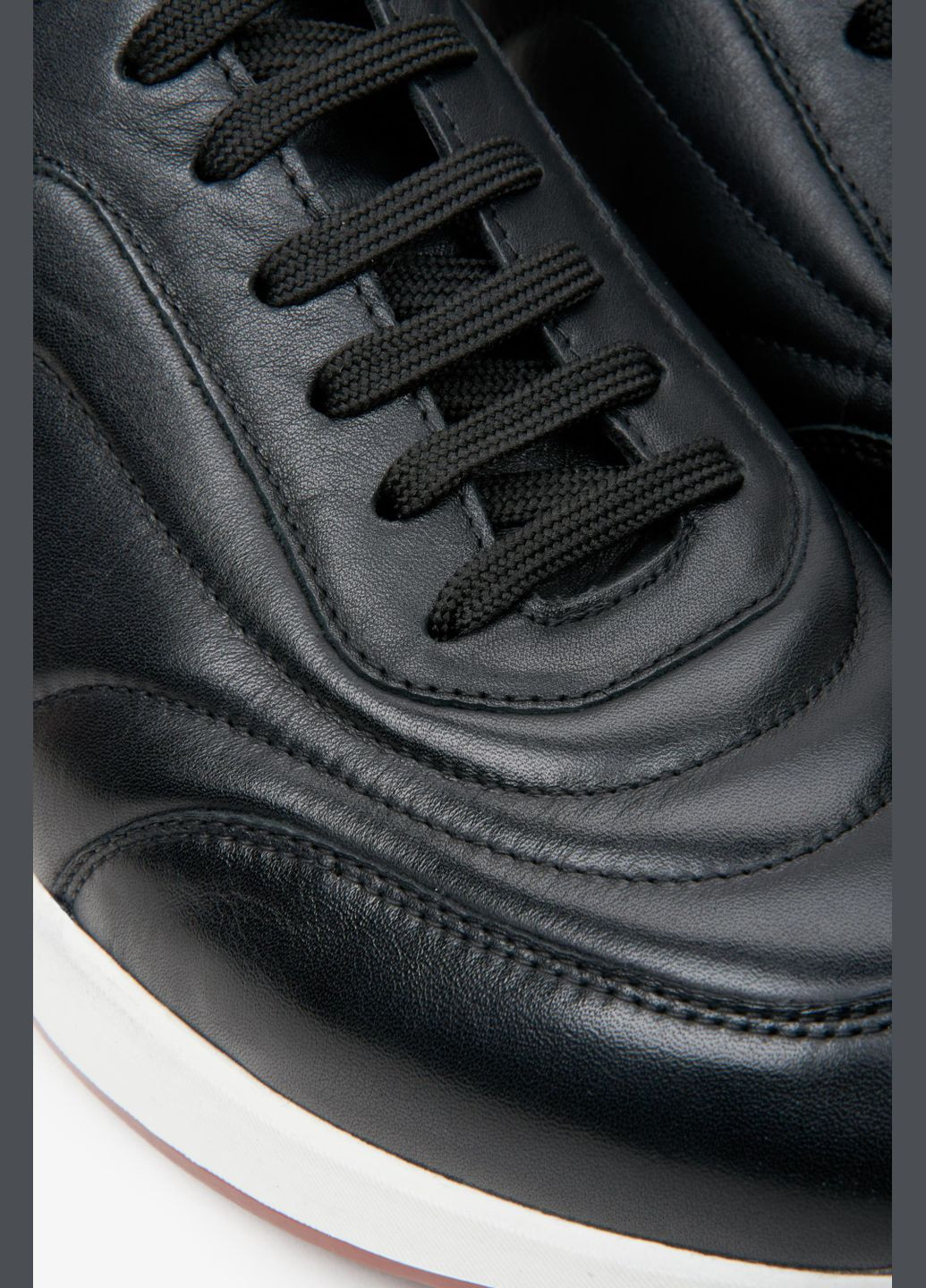 Черные демисезонные кроссовки, цвет черный Estro