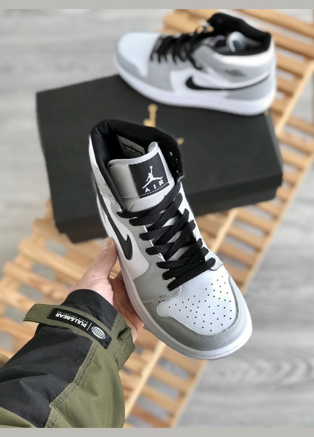 Серые всесезонные кроссовки мужские и женские nike jordan 1 retro smoke grey | найк аир джордан 1 ретро смоук серые No Brand