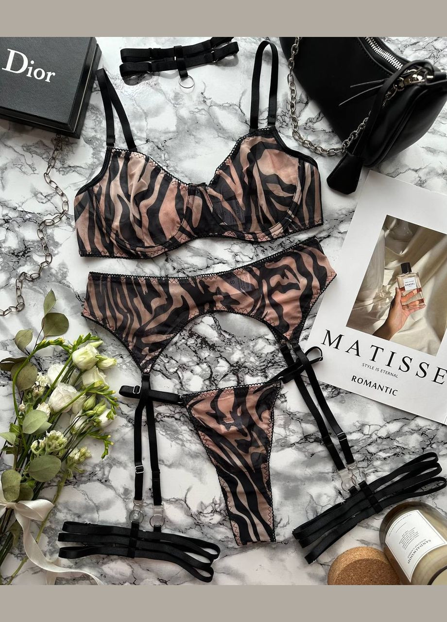 Чорний комплект жіночої білизни з поясом і гартерами Simply sexy