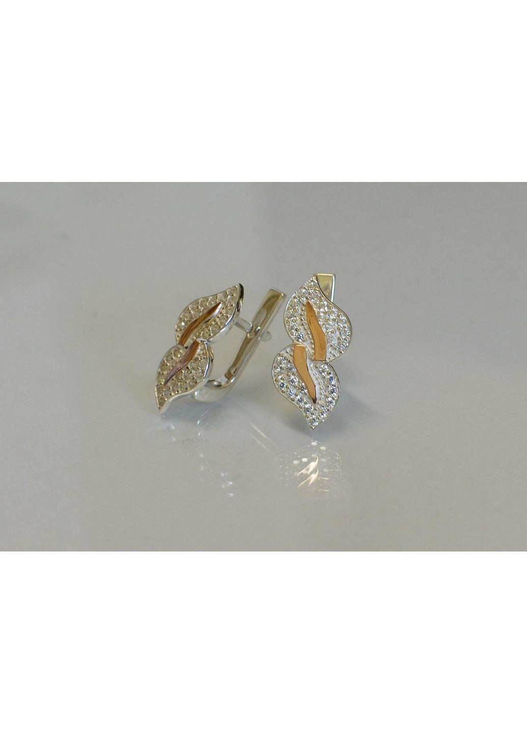 Срібні сережки з золотими пластинками і фіанітами Silver Style (366813312)