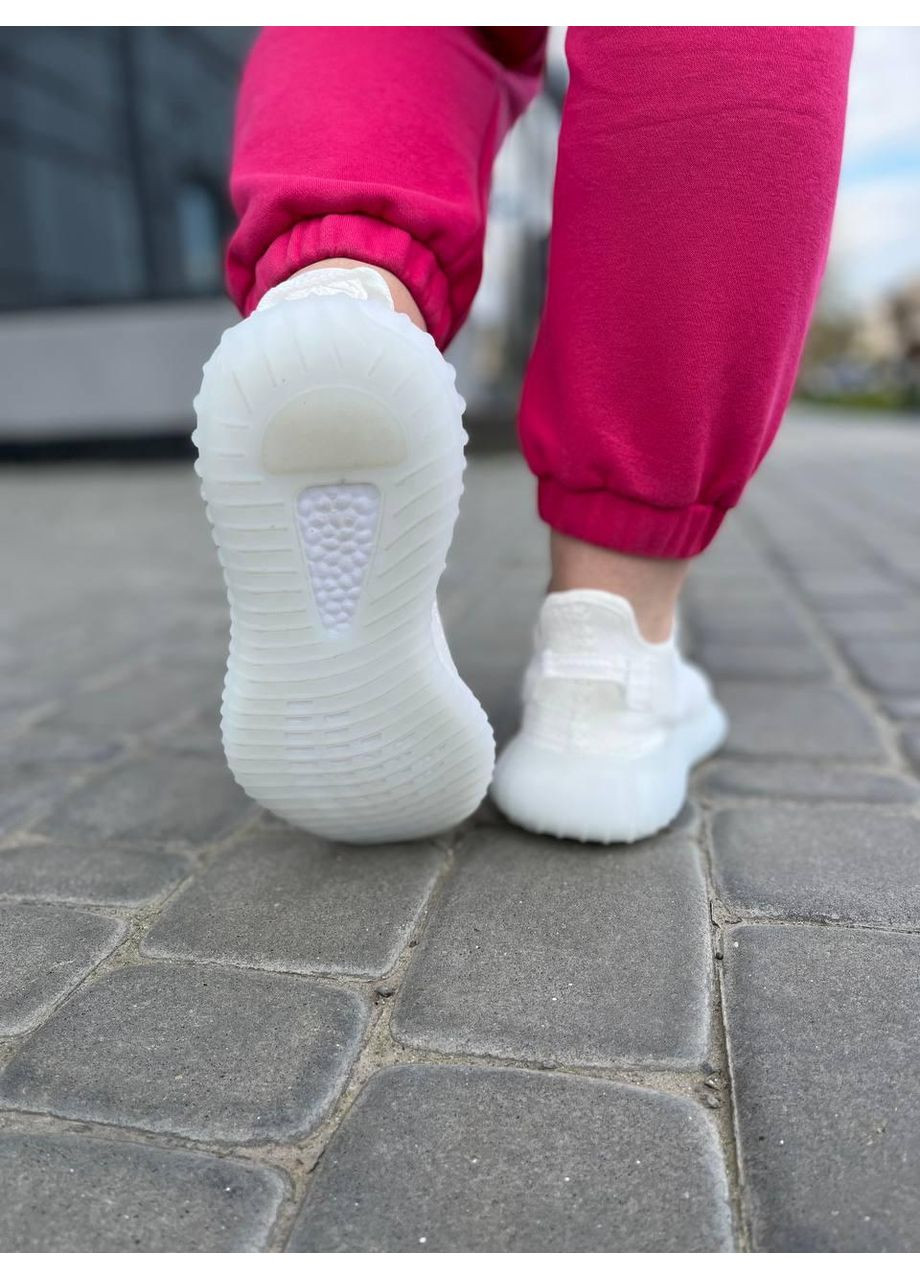 Білі Осінні кросівки чоловічі adidas yeezy boost 350 v2 triple full white 2 адідас ізі буст No Brand
