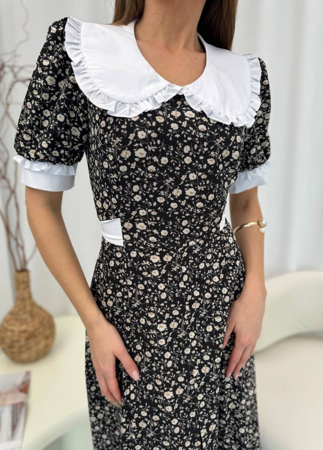 Черное повседневный изысканное легкое летнее меди платье с цветочным узором и отложным воротничком Tik-Tak с цветочным принтом