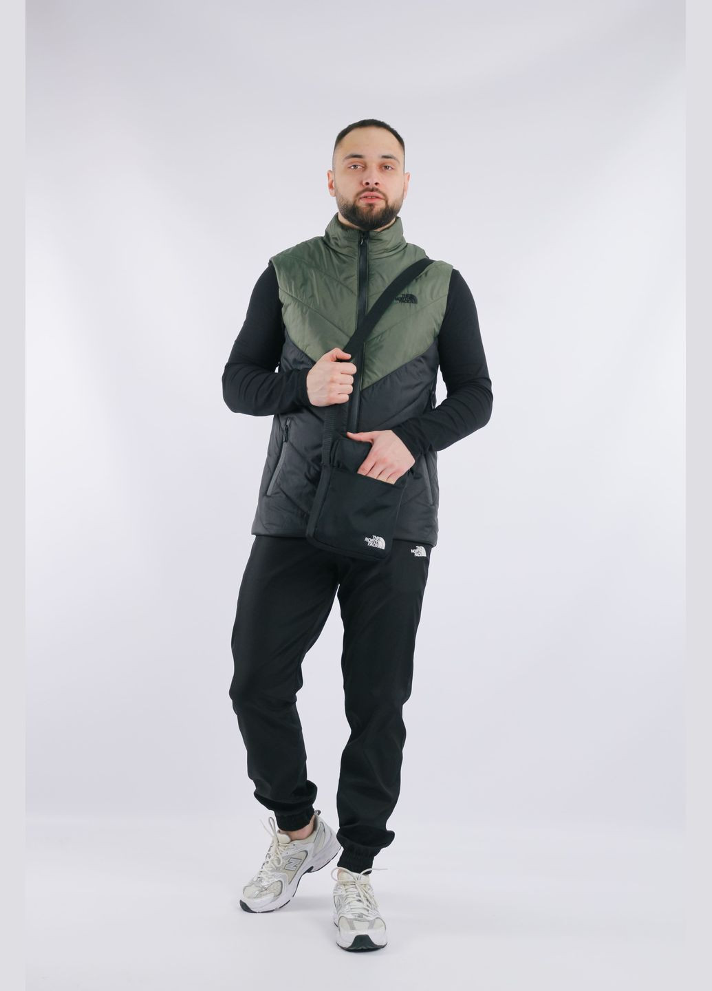 Оливковый (хаки) демисезонный комплект мужской "clip": жилетка хаки-черная + штаны "president" черные. барсетка в подарок! No Brand