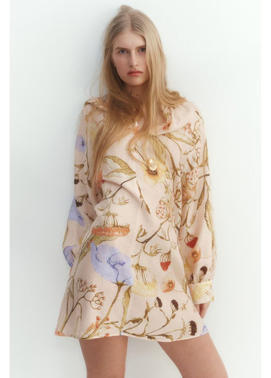 Бежевое кэжуал платье H&M с цветочным принтом