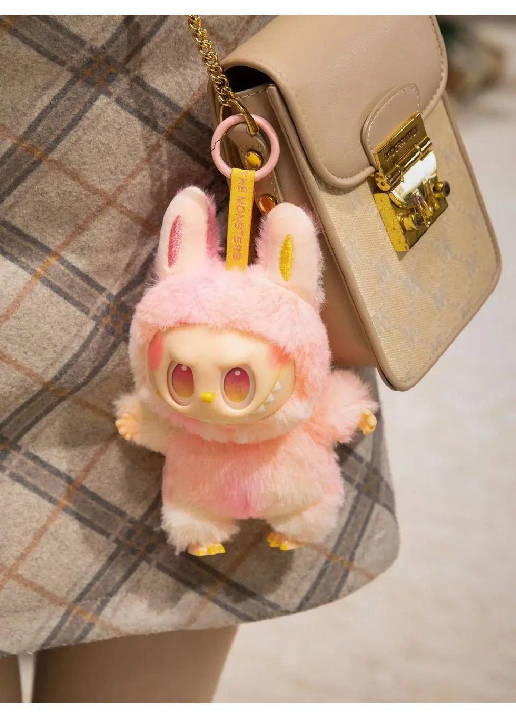 Мягкая плюшевая игрушка фигурка брелок Лабубу с виниловой мордочкой кольцом для подвешивания 16 см (481001-Prob) Розовая Unbranded (350633536)