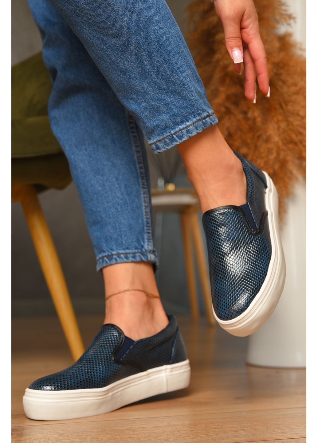 Темно-синие слипоны женские темно-синего цвета Let's Shop