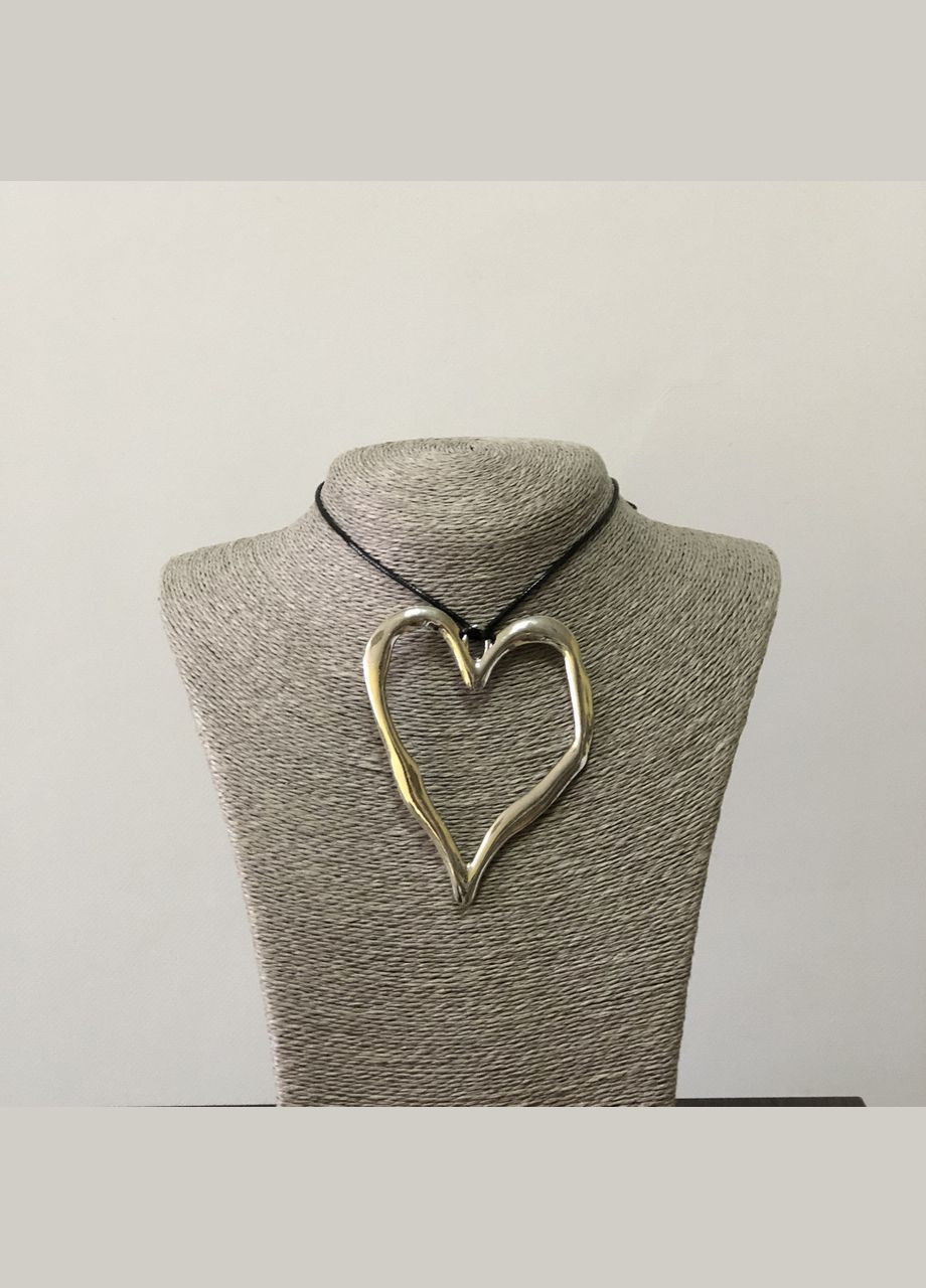 Чокер-шнурок з підвіскою серце (12-273) No Brand (314931124)