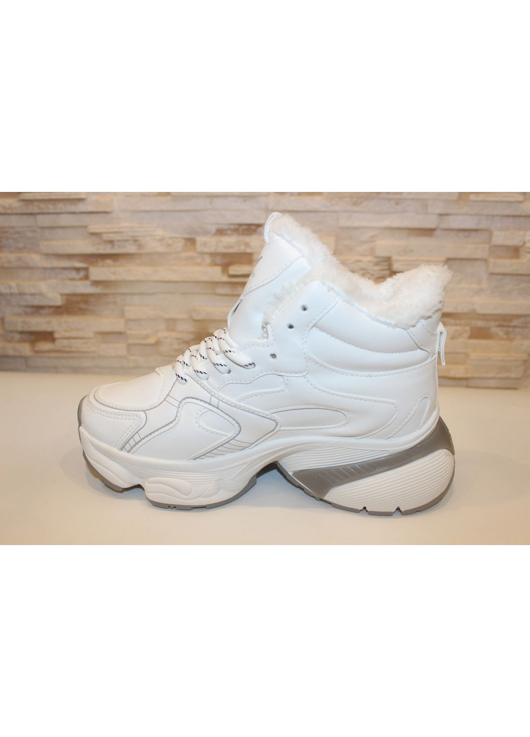 Зимние ботинки женские зимние белые хайкеры Loretta без декора из искусственной кожи
