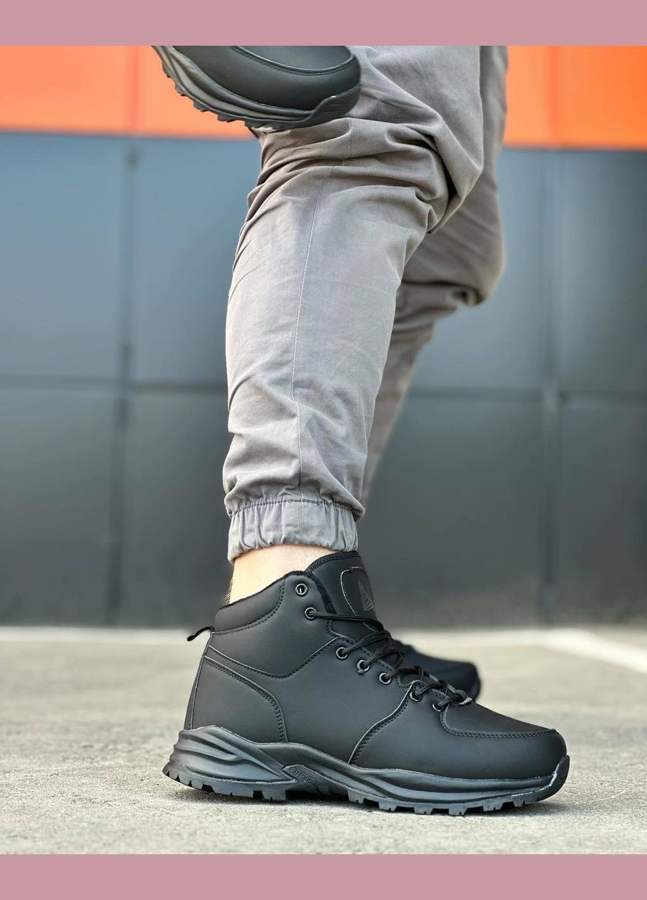 Черные зимние ботинки Vakko