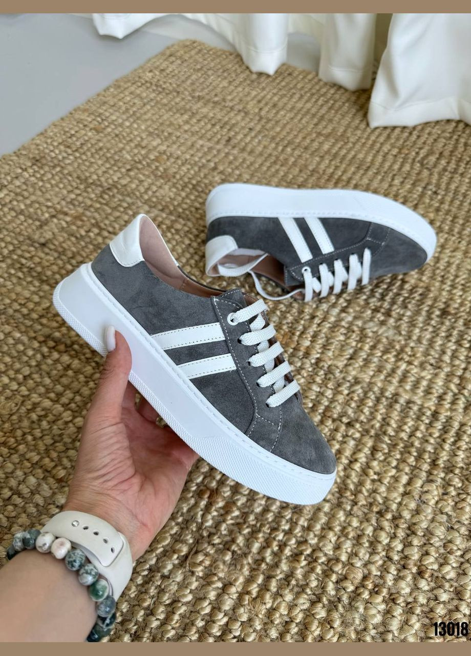 Сірі сірі замшеві кеди з білими вставками, натуральна замша No Brand