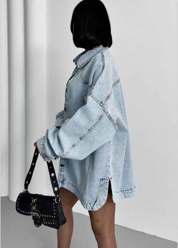 Блакитна крутезна джинсова куртка в стилі оверсайз No Brand