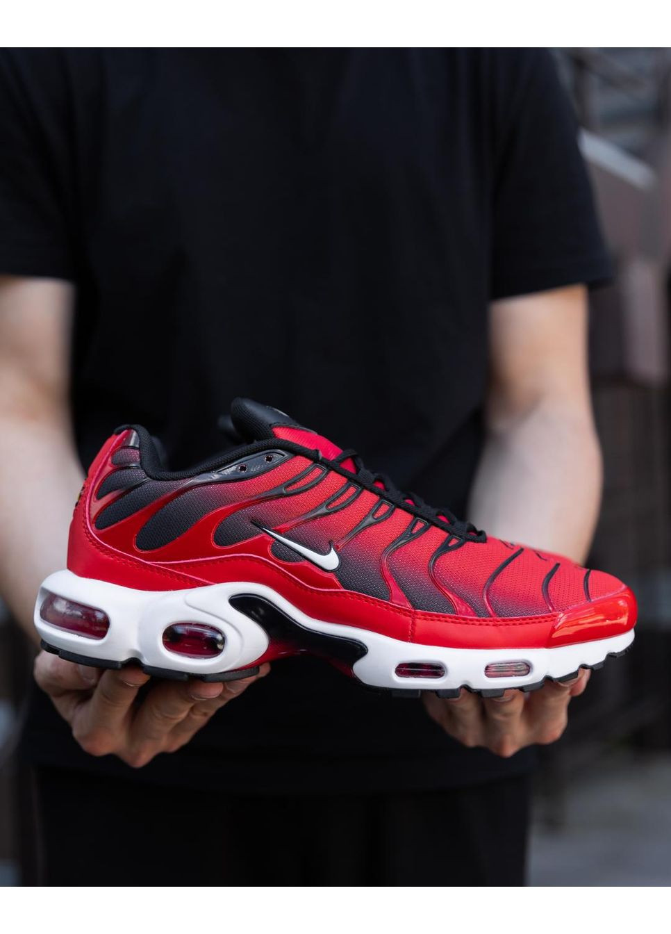 КРОССОВКИ ЖЕНСКИЕ NIKE AIR MAX PLUS TN RED WHITE BLACK НАЙК АИР МАКС ТН ПЛЮС No Brand чёрные демисезоны (367174534)