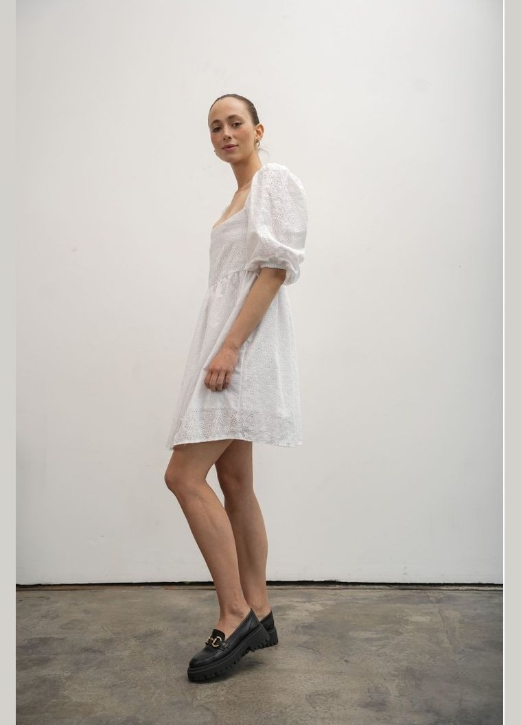 Молочное платье прошва с объемным рукавом Twice